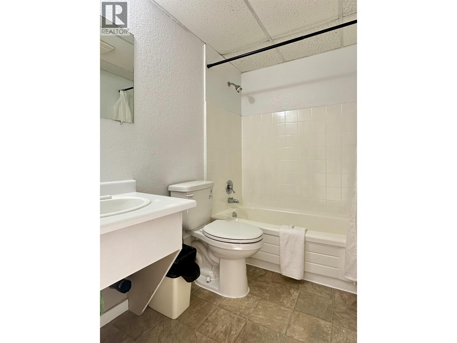 5036 W 51 Avenue, Fort Nelson, British Columbia  V0C 1R0 - Photo 12 - C8080324