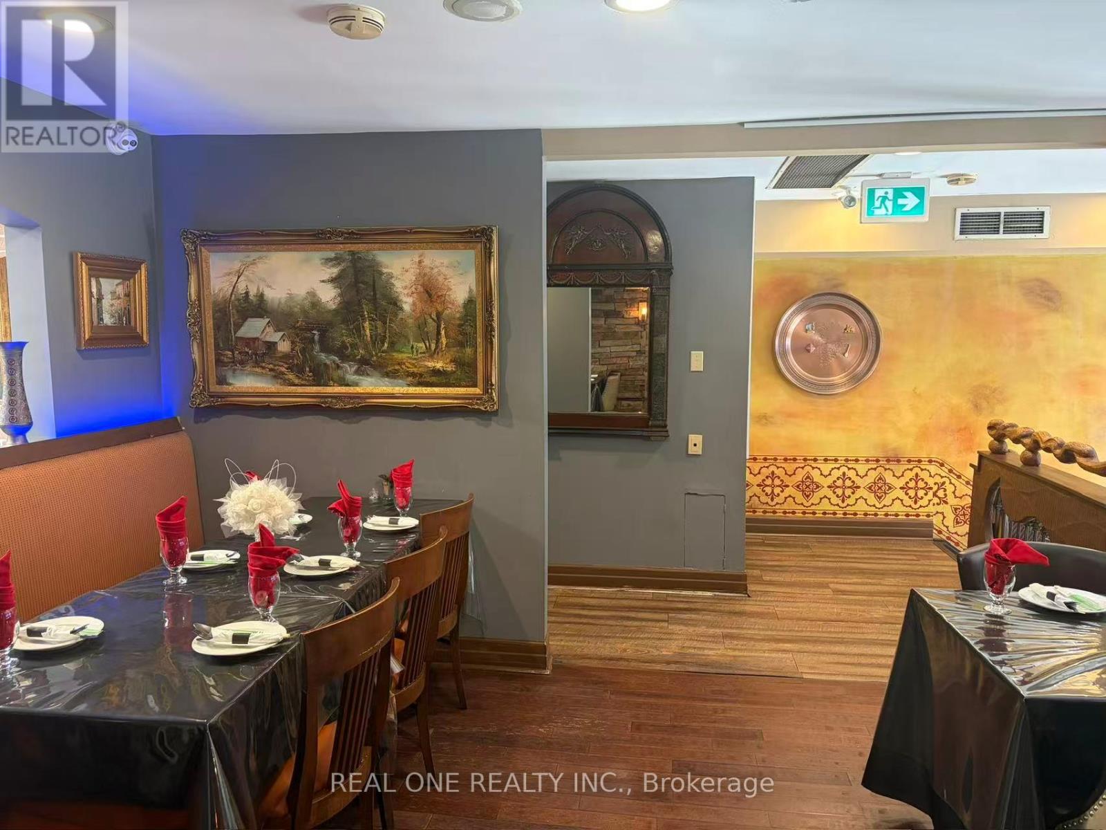 111 Trafalgar Road, Oakville, Ontario  L6J 3G3 - Photo 3 - W13479818