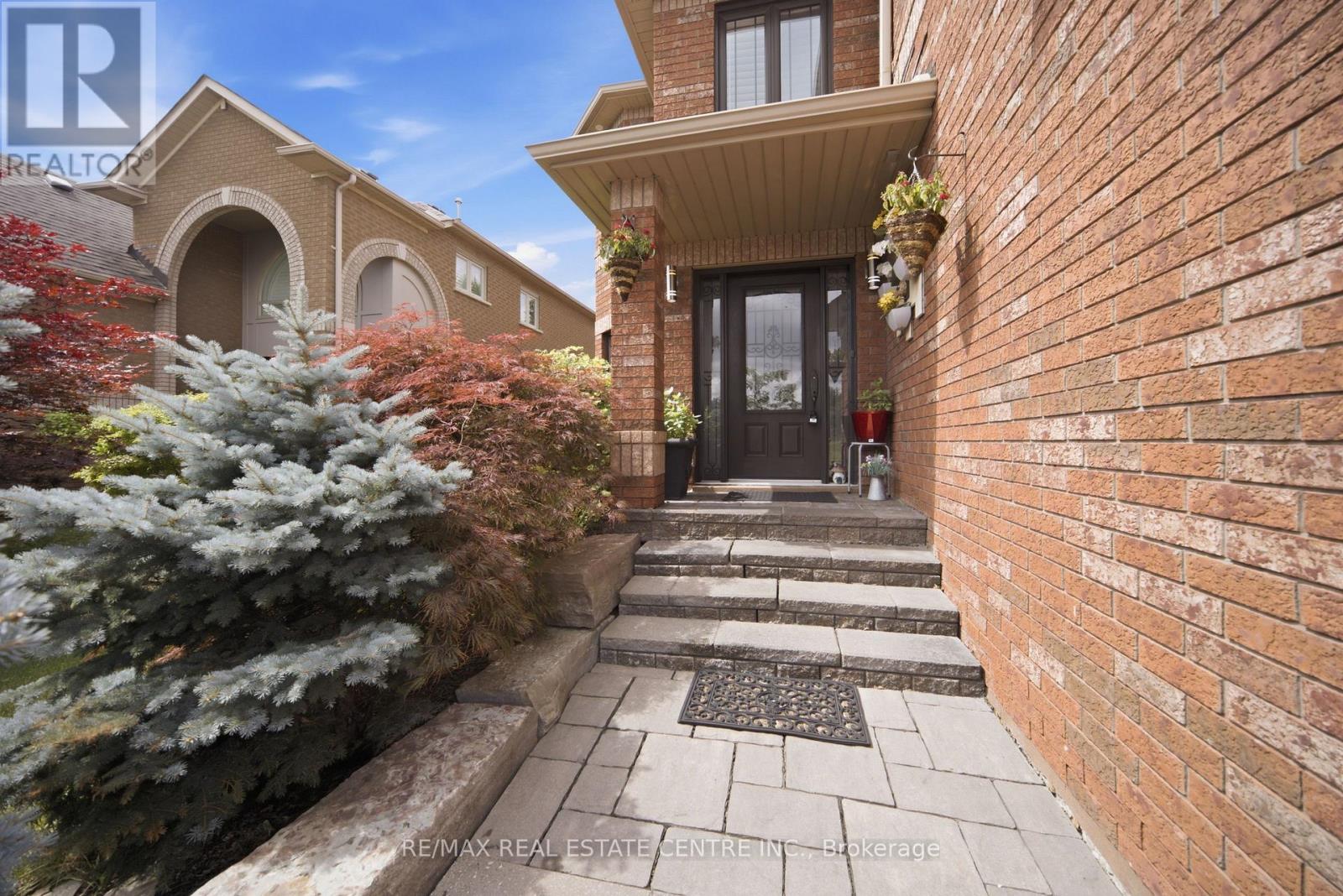 49 Miller Drive, Halton Hills, Ontario  L7G 5P7 - Photo 3 - W13548298