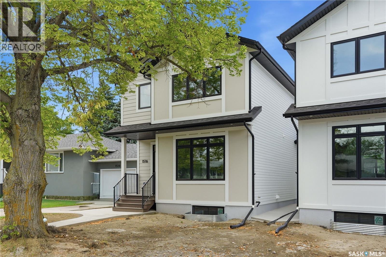 1516 Ewart Avenue, Saskatoon, Saskatchewan  S7H 2K8 - Photo 1 - SK042212