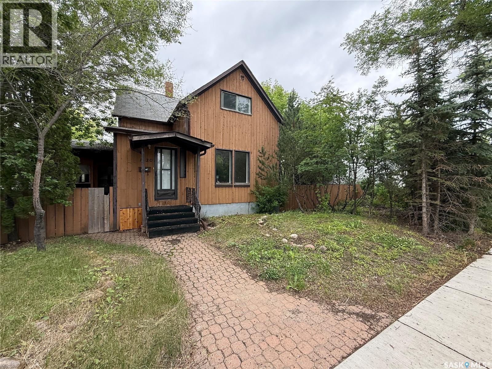 1320 Lorne Avenue, Saskatoon, Saskatchewan  S7H 1X7 - Photo 1 - SK042152