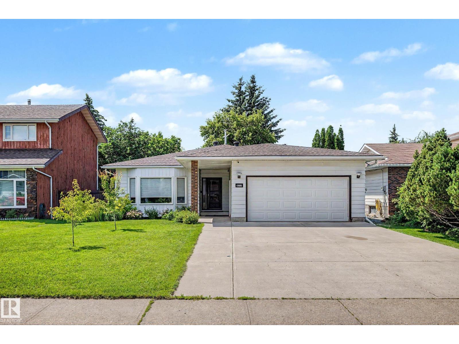 3718 103B ST NW, Edmonton, Alberta