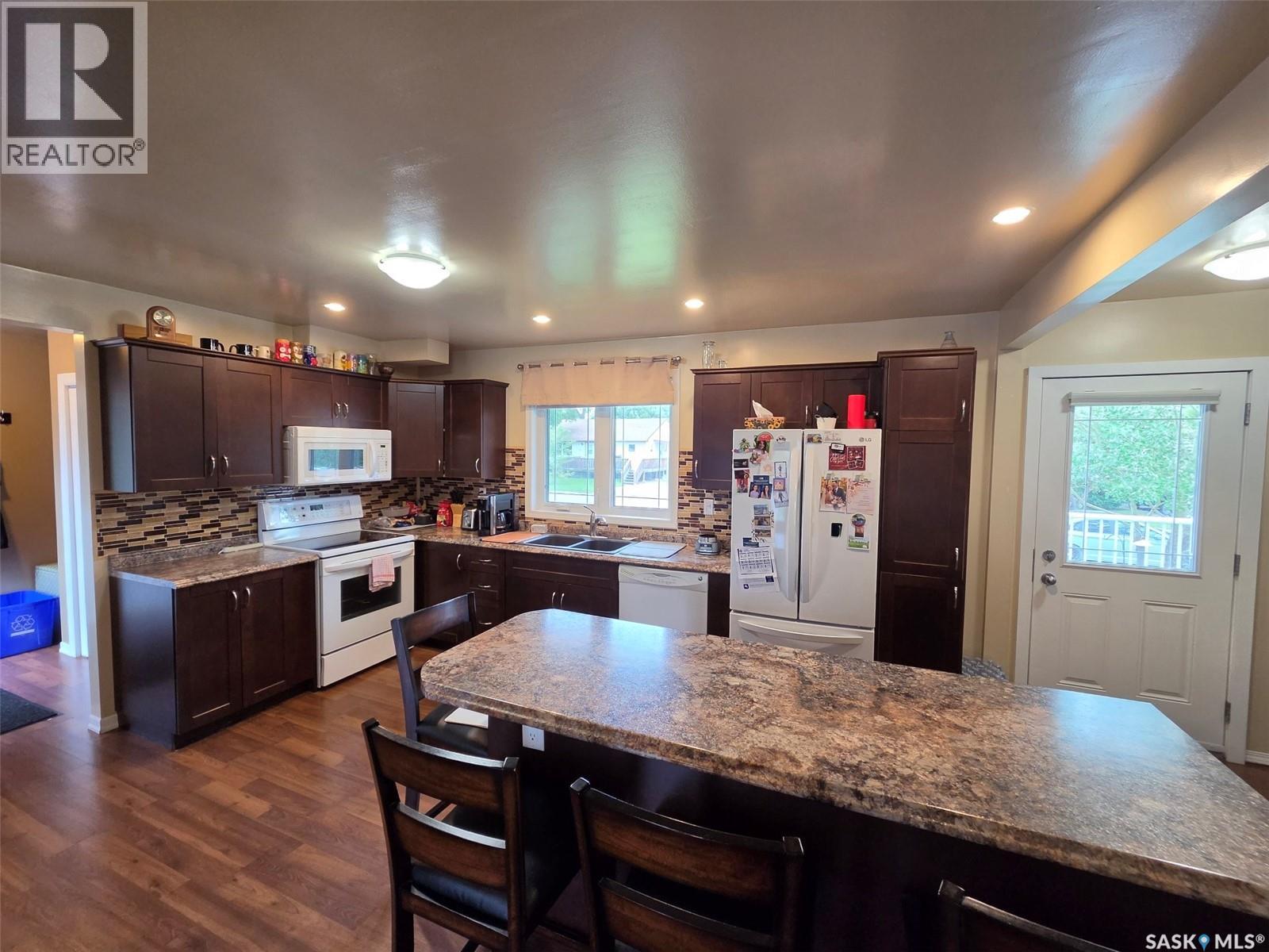 320 6th Street W, Carlyle, Saskatchewan  S0C 0R0 - Photo 16 - SK042211
