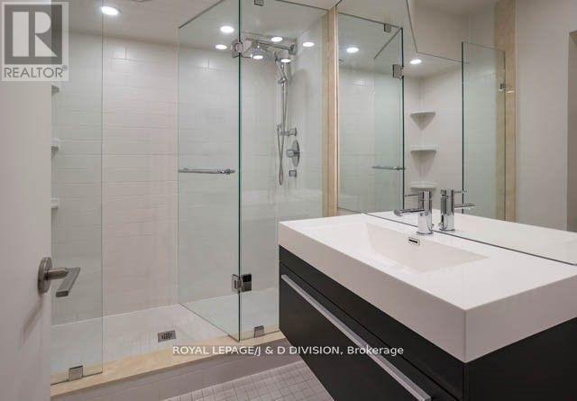 202 - 85 Admiral Road, Toronto, Ontario  M5R 2L7 - Photo 9 - C13550292