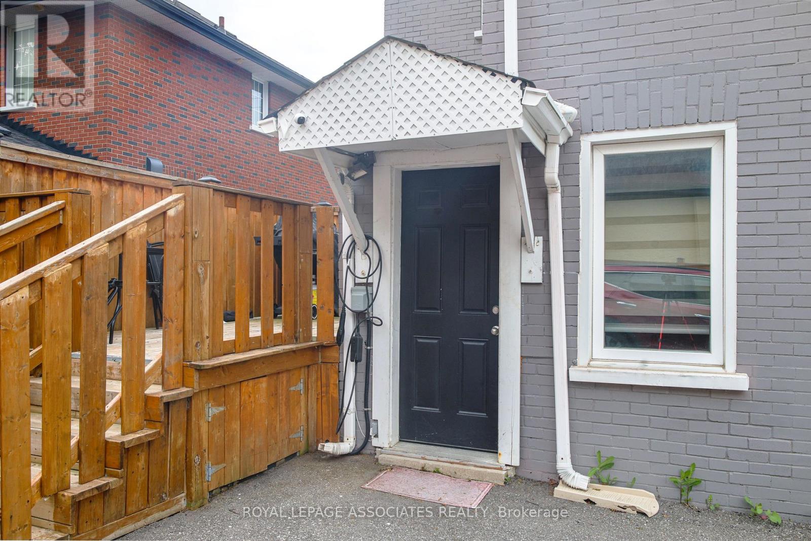 330 Athol Street E, Oshawa, Ontario  L1H 1L1 - Photo 15 - E13550250