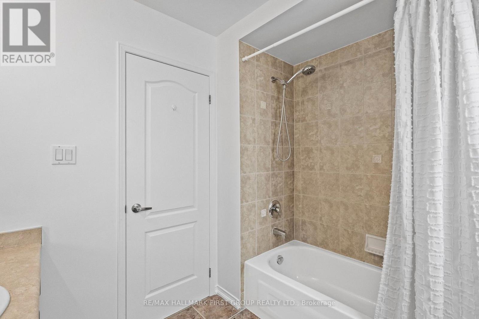 1773 Badgley Drive, Oshawa, Ontario  L1K 0H5 - Photo 17 - E13550334
