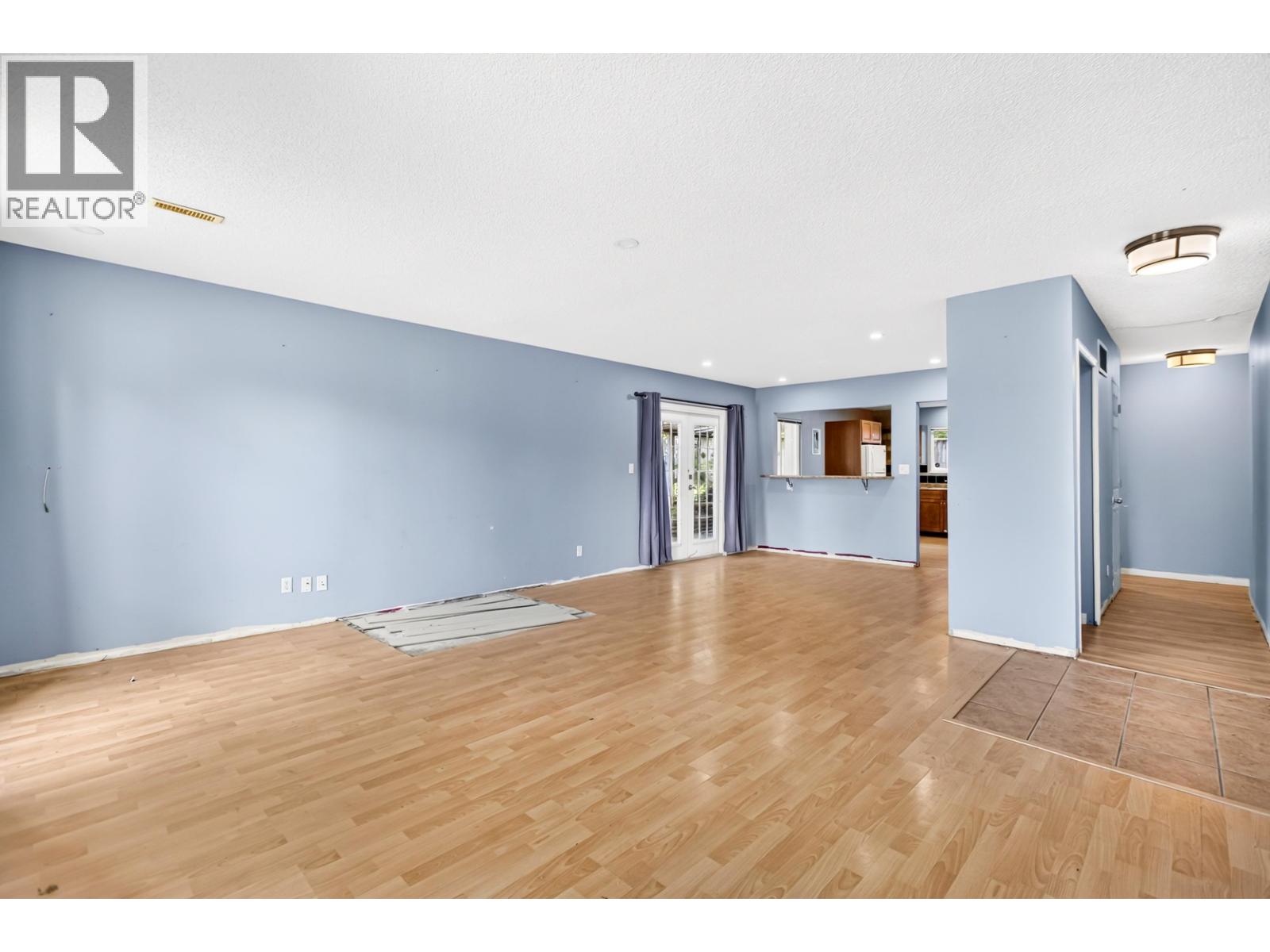 21598 Spring Avenue, Maple Ridge, British Columbia  V4R 2K6 - Photo 5 - R3145050
