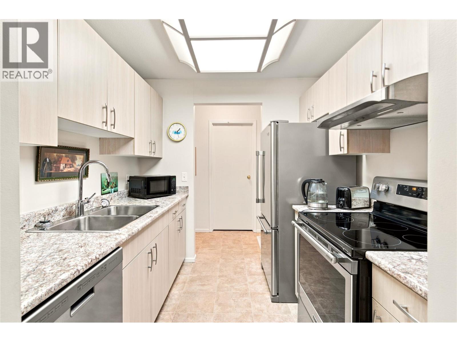 240 Hollywood Road N Unit# 305, Kelowna, British Columbia  V1X 6Y4 - Photo 10 - 10393736