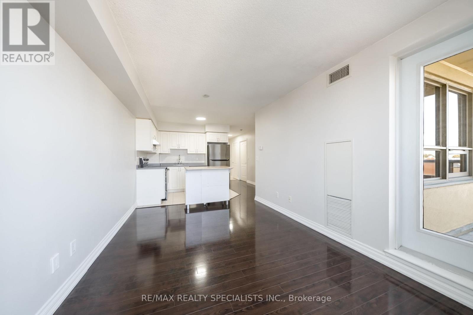 514 - 4 Elsinore Path, Toronto, Ontario  M8V 4G7 - Photo 5 - W13545096