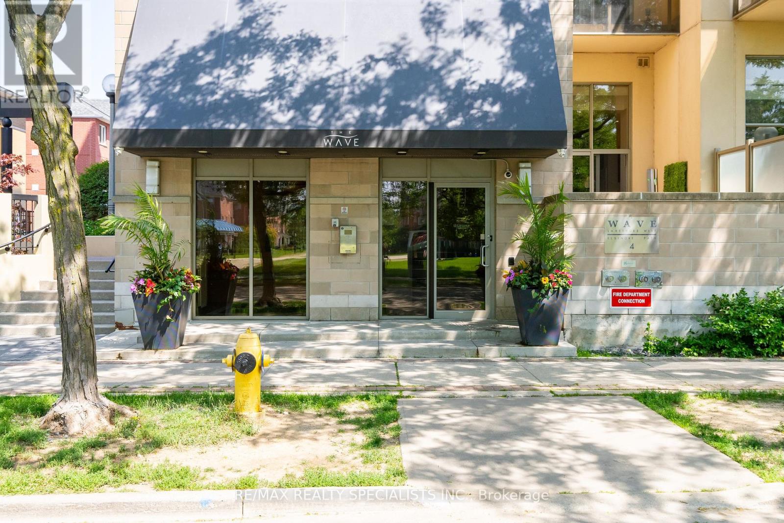 514 - 4 Elsinore Path, Toronto, Ontario  M8V 4G7 - Photo 2 - W13545096