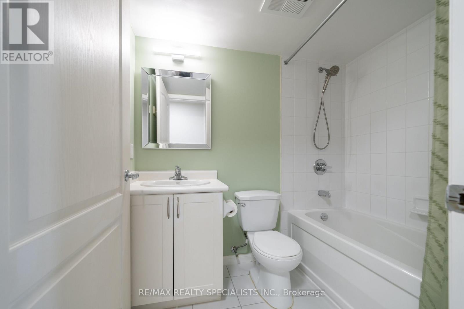 514 - 4 Elsinore Path, Toronto, Ontario  M8V 4G7 - Photo 10 - W13545096