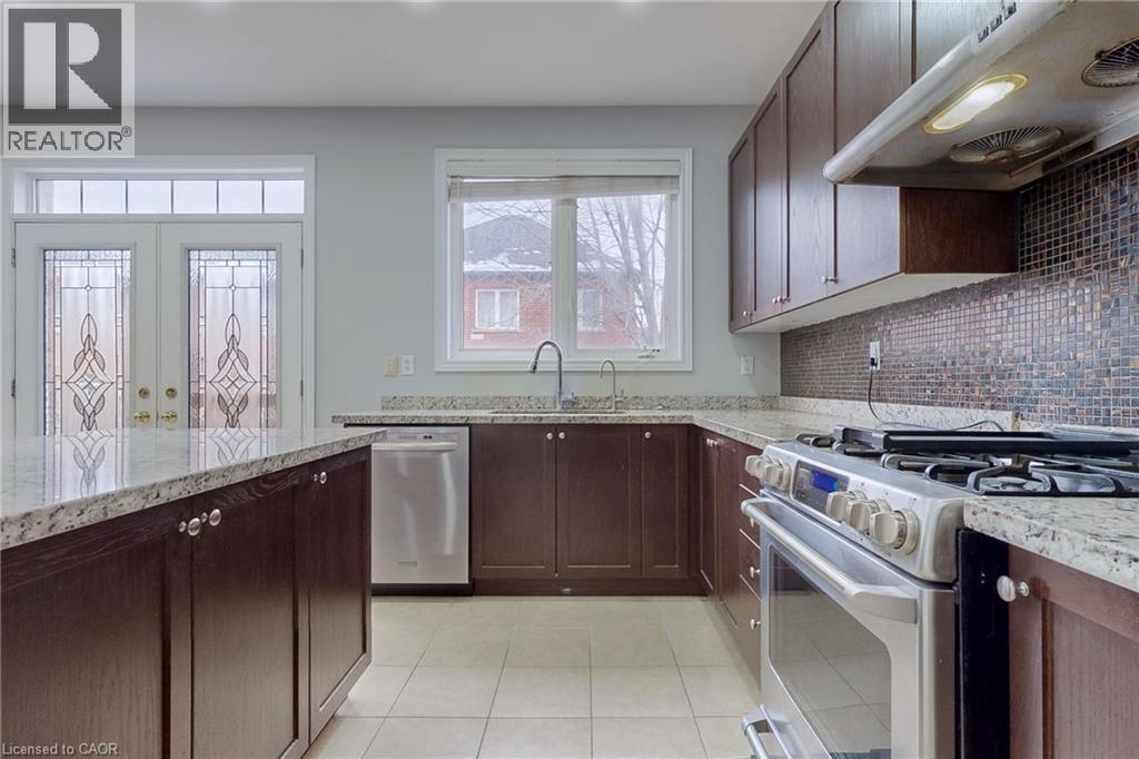 208 Weston Drive, Halton, Ontario  L9T 0V1 - Photo 8 - 40847176