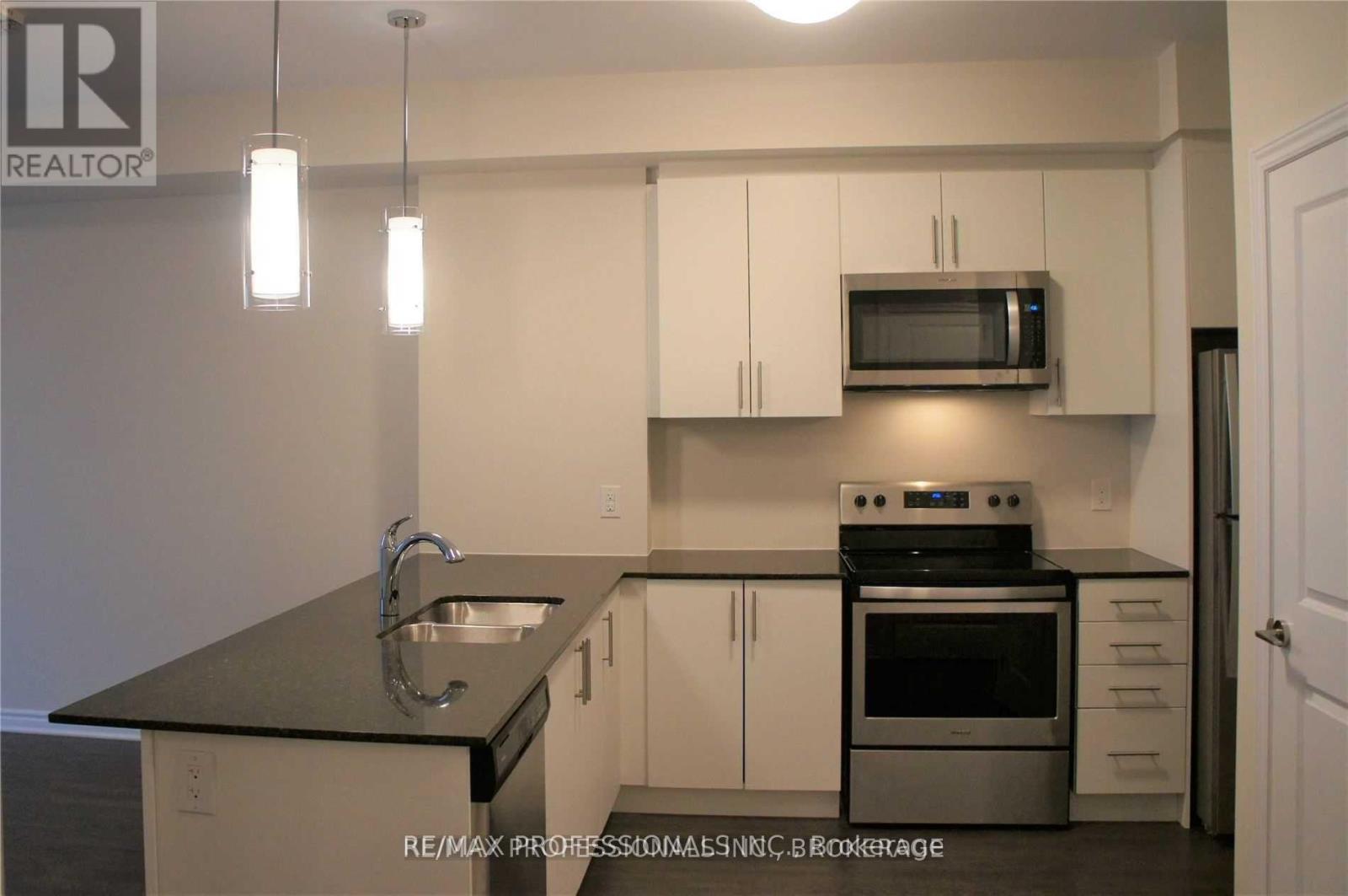 403 - 150 Oak Park Boulevard, Oakville, Ontario  L6H 3P2 - Photo 5 - W13550228