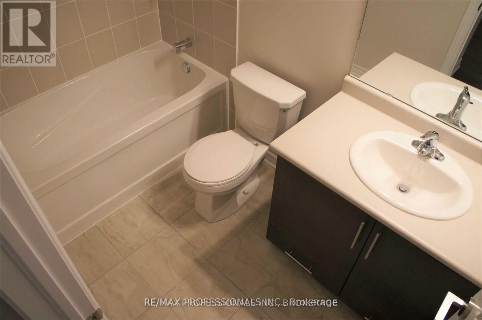 403 - 150 Oak Park Boulevard, Oakville, Ontario  L6H 3P2 - Photo 9 - W13550228