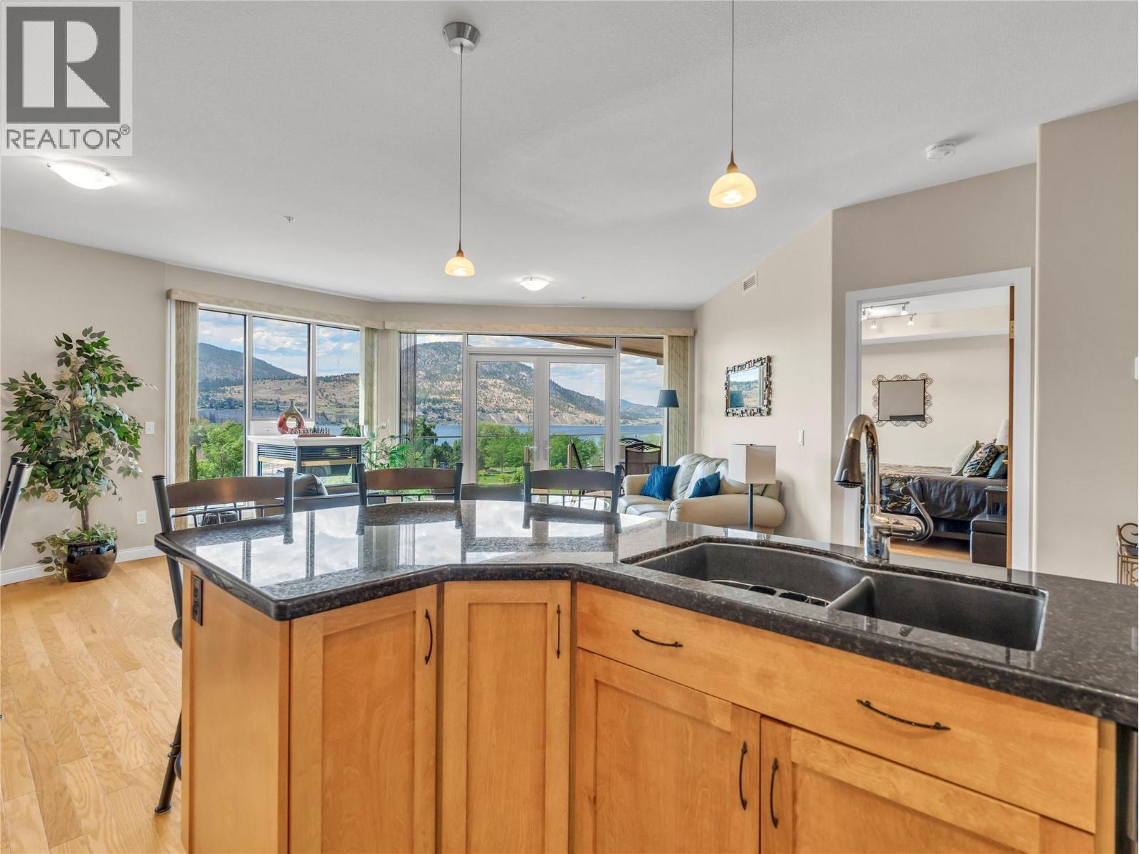 250 Marina Way Unit# 603, Penticton, British Columbia  V2A 1H4 - Photo 3 - 10394091