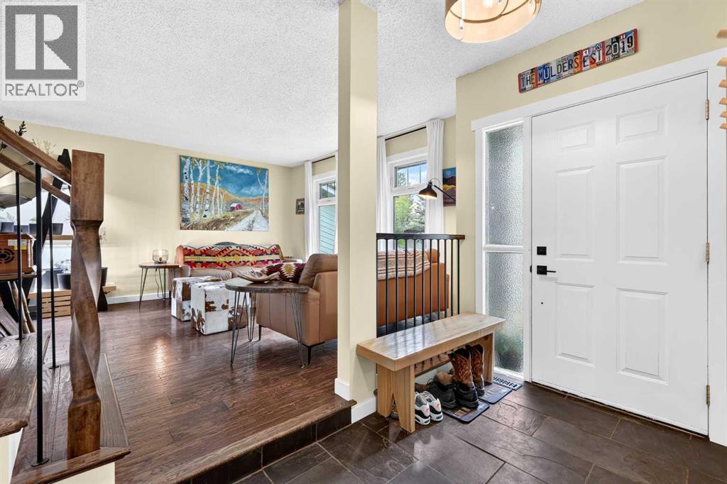181 Woodhaven Drive, Okotoks, Alberta  T1S 1L8 - Photo 3 - A2326939