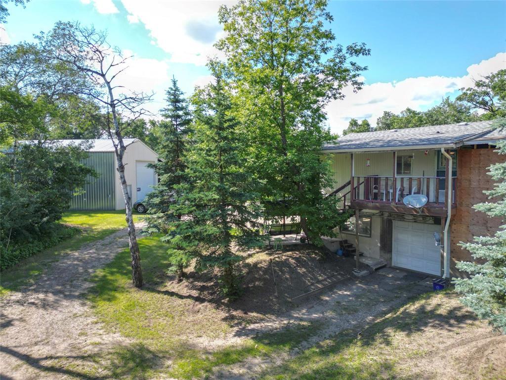 199 Oak Street E, Oak Lake, Manitoba  R0M 1P0 - Photo 3 - 202615696
