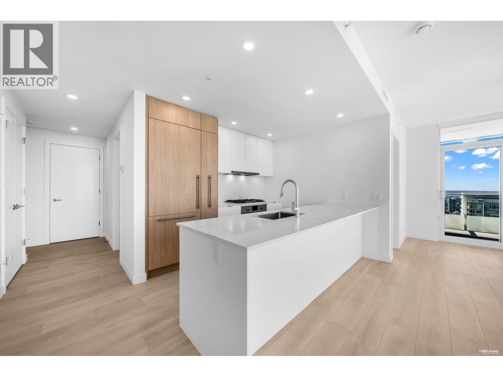 3104 537 COTTONWOOD AVENUE — photo 4