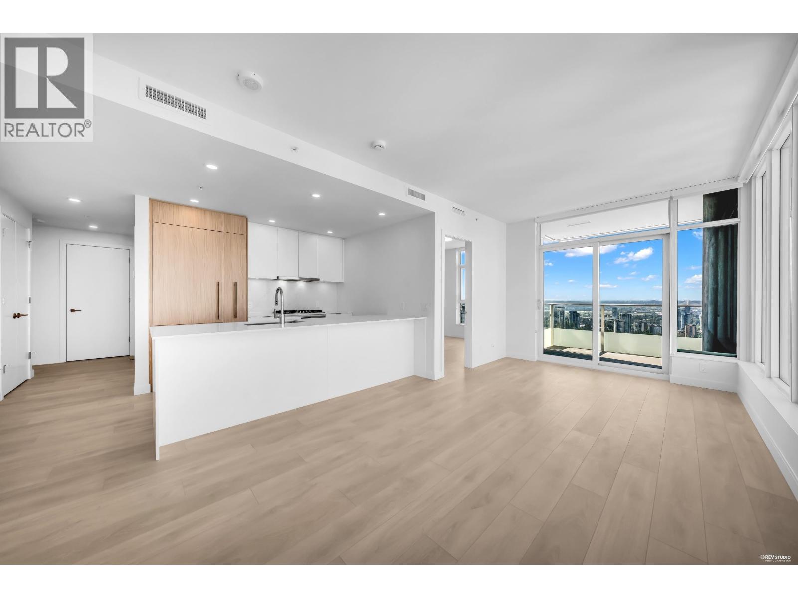3104 537 COTTONWOOD AVENUE — photo 3
