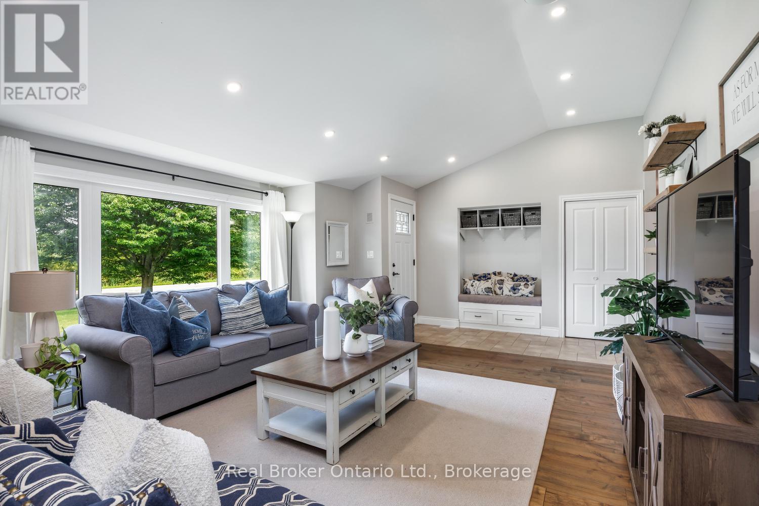 2532 Holt Road, Clarington, Ontario  L1C 6G6 - Photo 8 - E13550538
