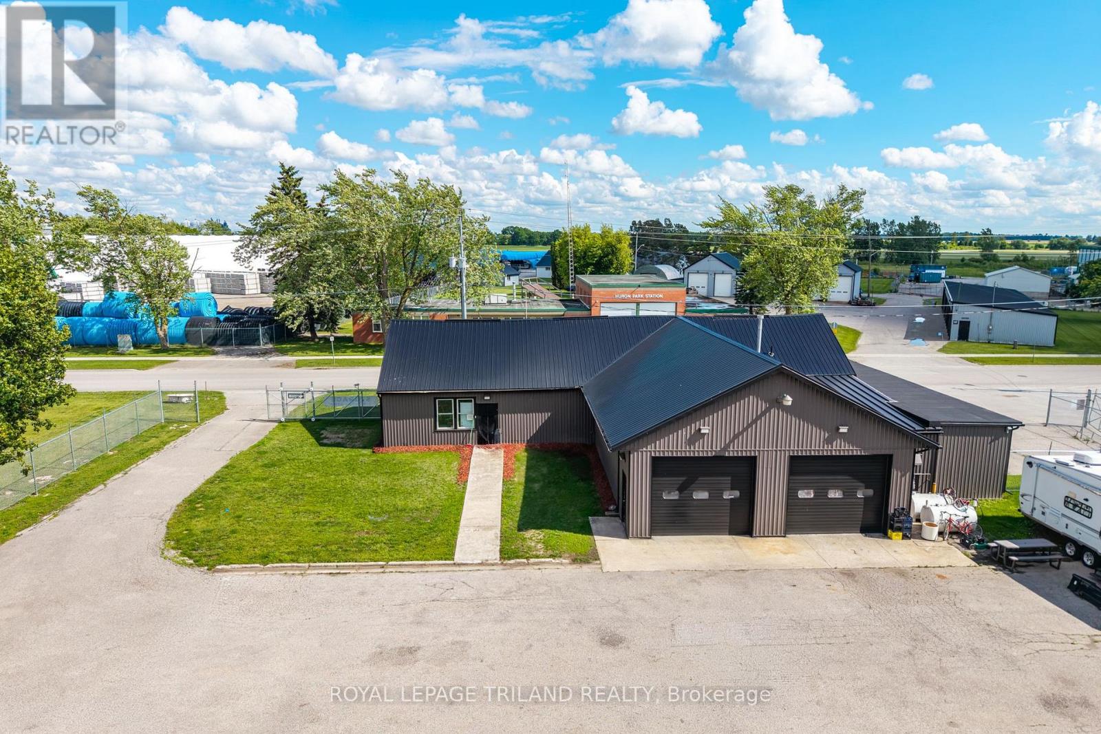 422 Canada Avenue, South Huron, Ontario  N0M 1Y0 - Photo 3 - X13550606