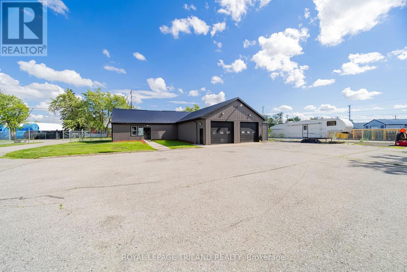 422 Canada Avenue, South Huron, Ontario  N0M 1Y0 - Photo 5 - X13550606
