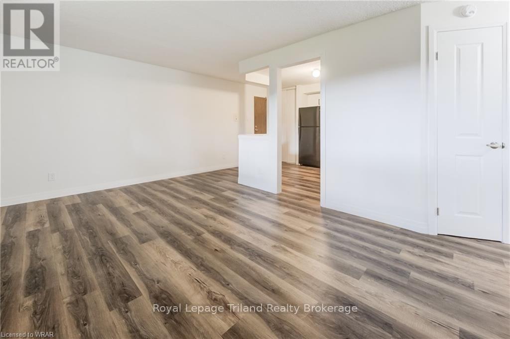 503 - 266 Overlea Drive, Kitchener, Ontario N2M 5N3 - Photo 3 - X13550562