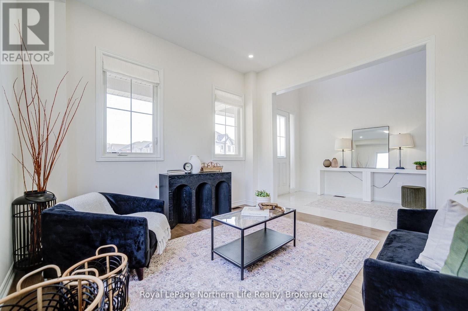 259 Danny Wheeler Boulevard, Georgina, Ontario  L4P 0J9 - Photo 6 - N13550536