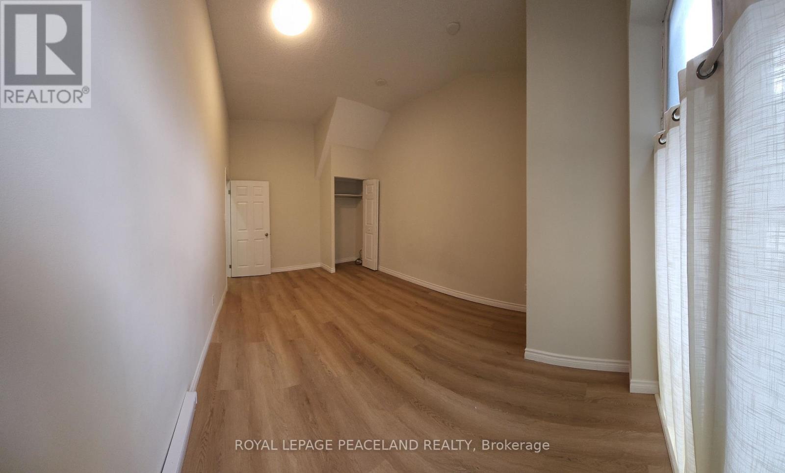 1 - 558 Spadina Crescent, Toronto, Ontario  M5S 2J9 - Photo 4 - C13550434
