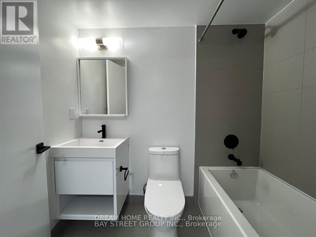 305 - 2 Augustra Avenue, Toronto, Ontario  M5V 0T3 - Photo 10 - C13550448