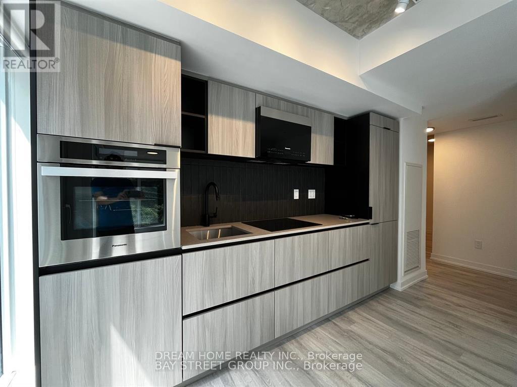305 - 2 Augustra Avenue, Toronto, Ontario  M5V 0T3 - Photo 4 - C13550448