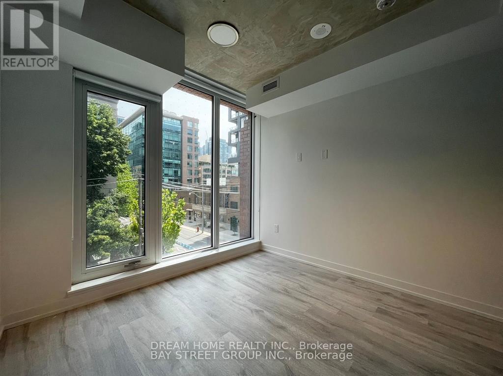 305 - 2 Augustra Avenue, Toronto, Ontario  M5V 0T3 - Photo 8 - C13550448