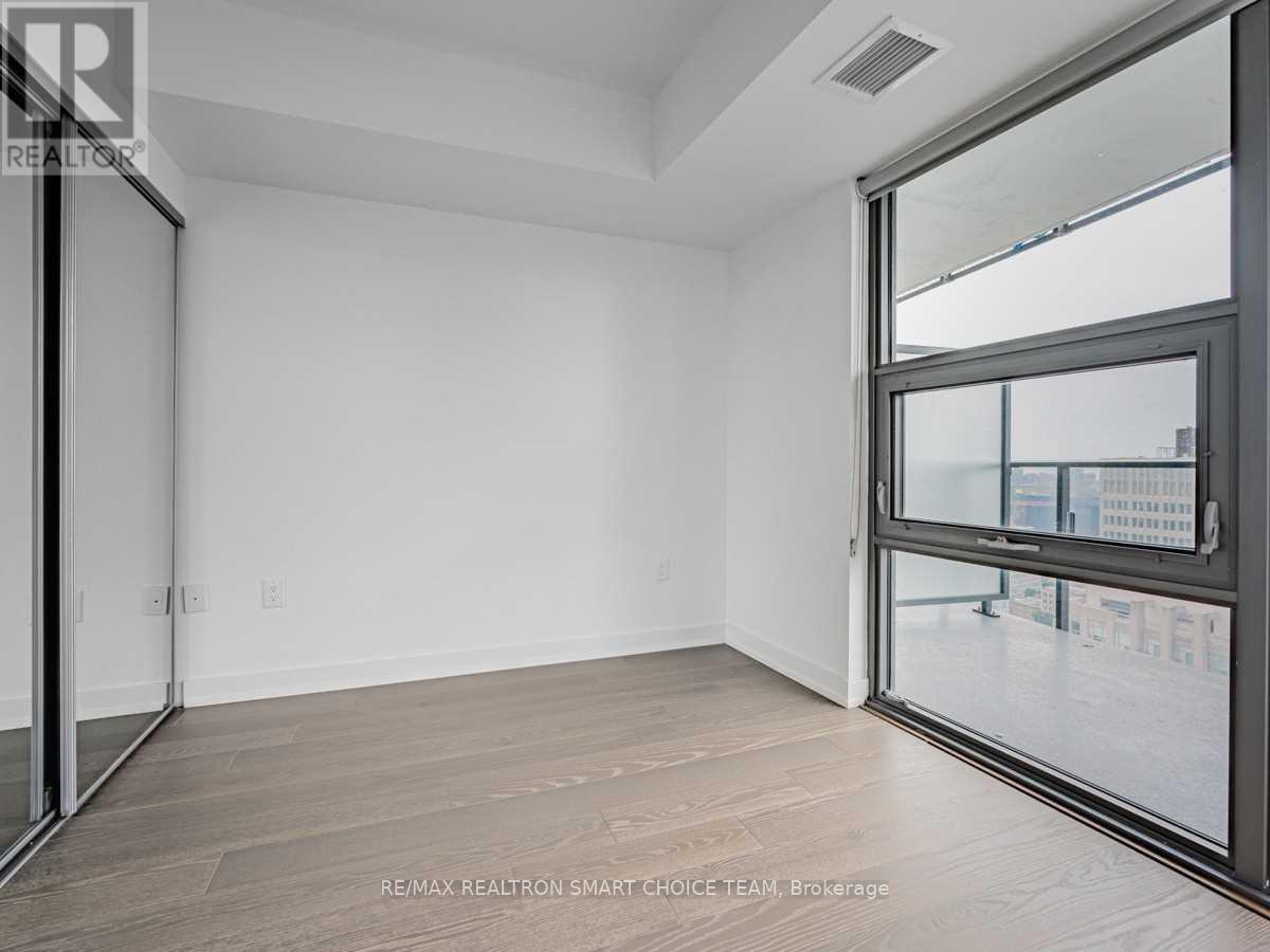 2506 - 11 Wellesley Street W, Toronto, Ontario  M4Y 0G4 - Photo 15 - C13550516