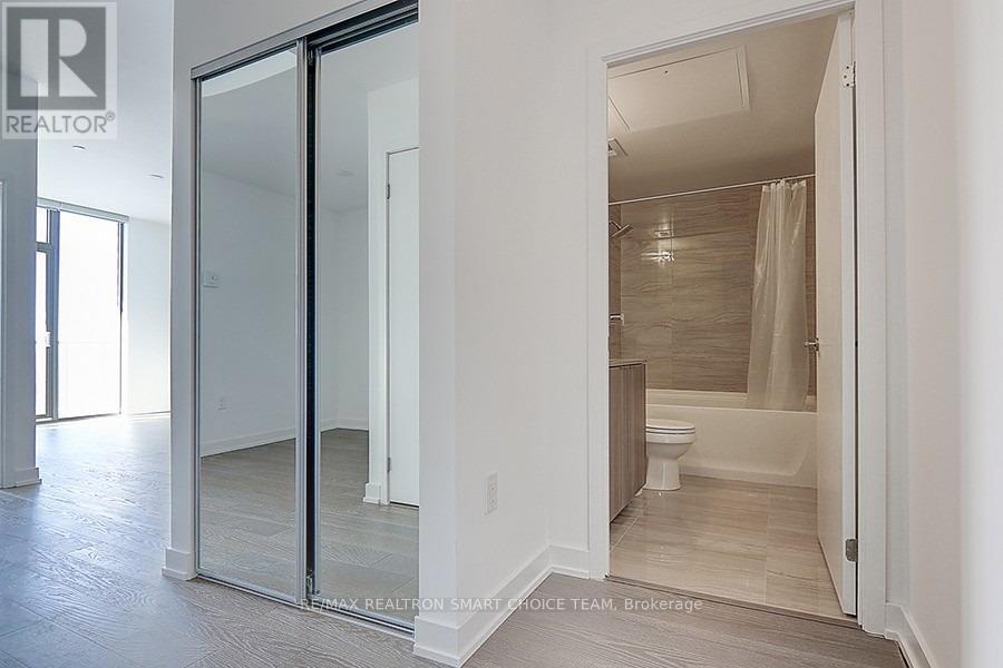 2506 - 11 Wellesley Street W, Toronto, Ontario  M4Y 0G4 - Photo 18 - C13550516