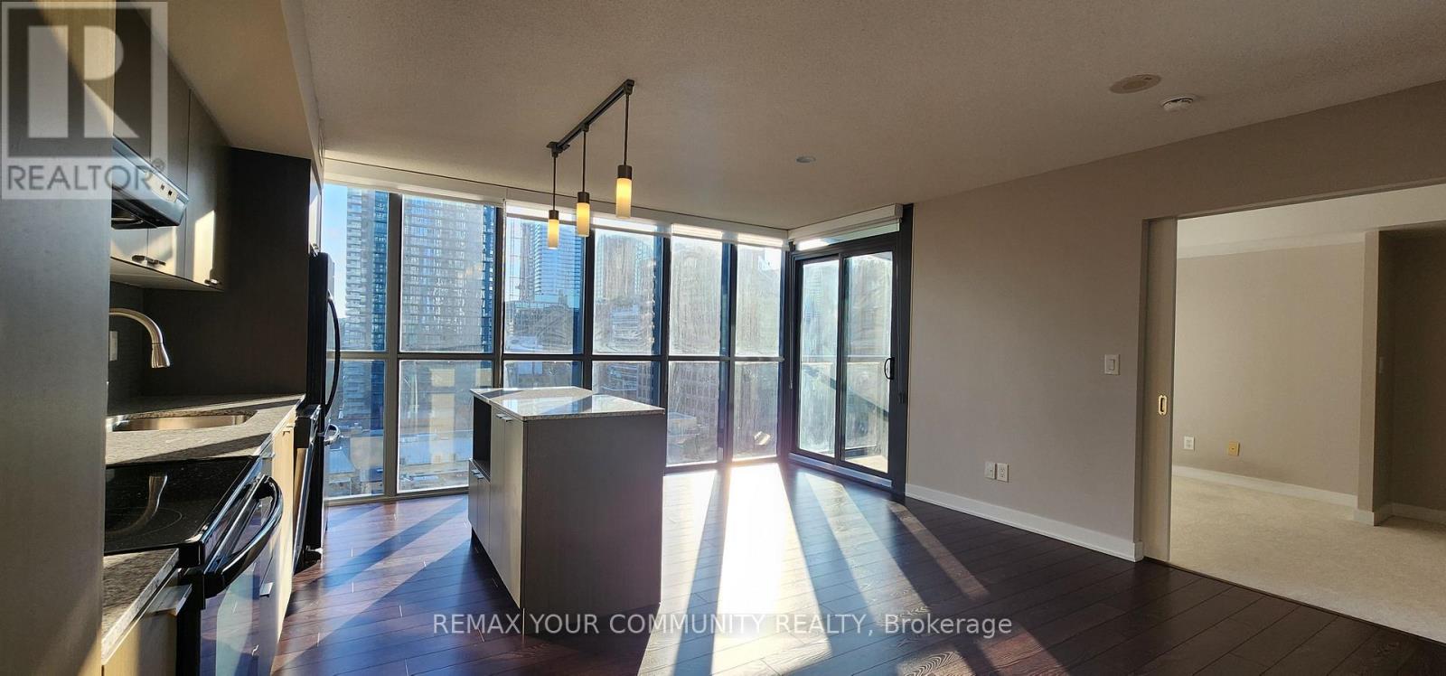 1704 - 110 Charles Street E, Toronto, Ontario  M4Y 1T5 - Photo 6 - C13550542