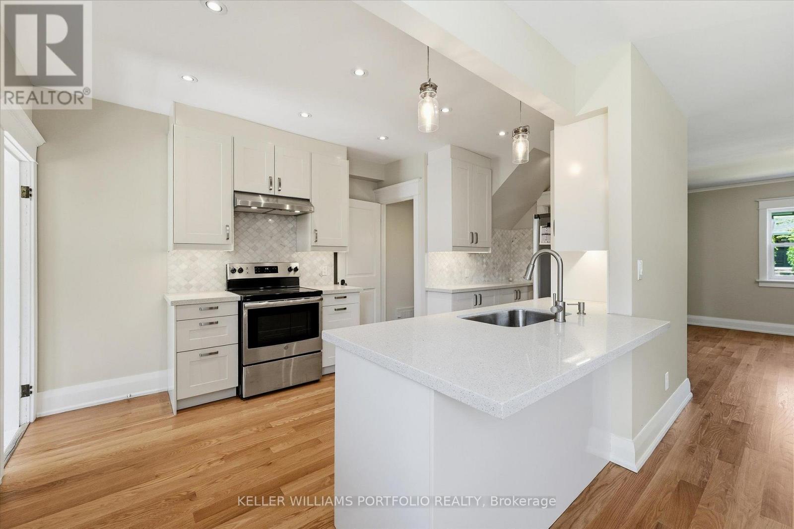 289 Wolverleigh Boulevard, Toronto, Ontario  M4C 1S3 - Photo 14 - E13550522