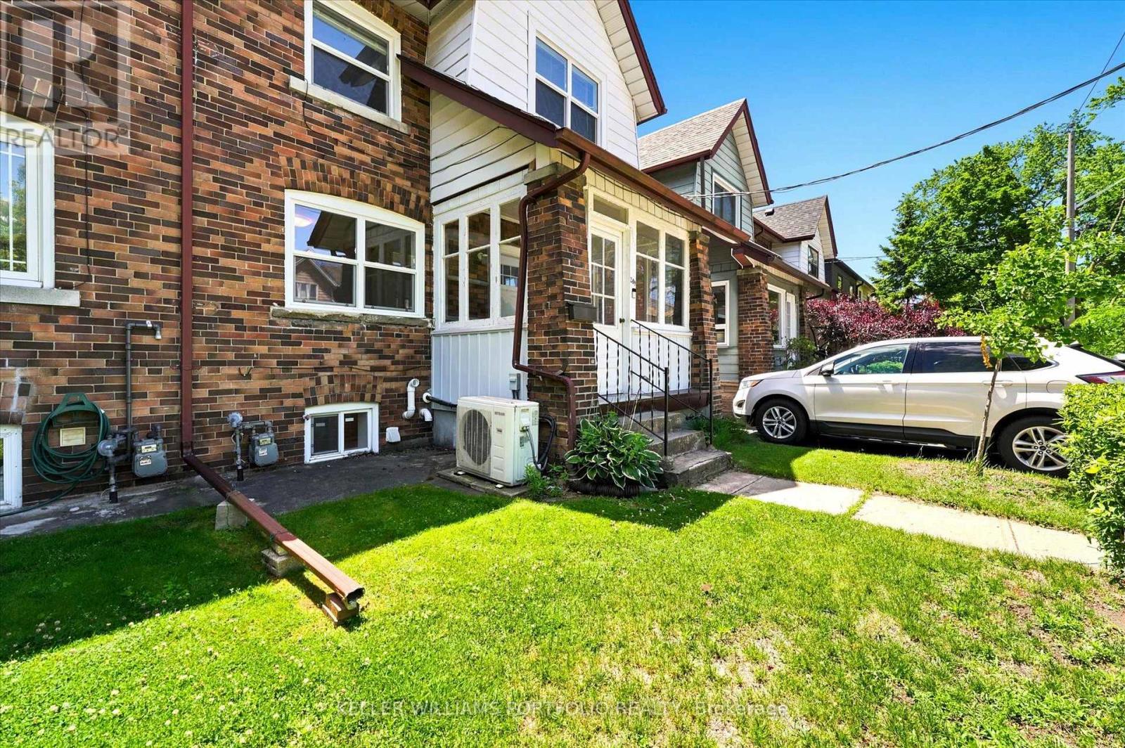 289 Wolverleigh Boulevard, Toronto, Ontario  M4C 1S3 - Photo 2 - E13550522