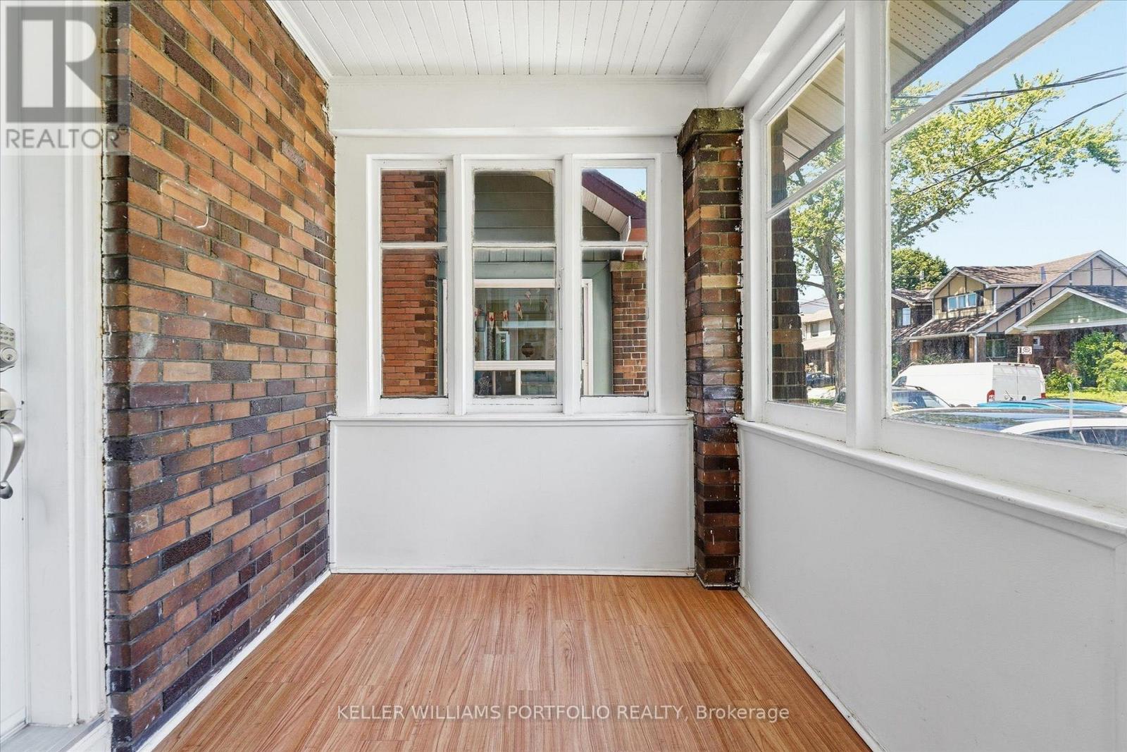 289 Wolverleigh Boulevard, Toronto, Ontario  M4C 1S3 - Photo 3 - E13550522