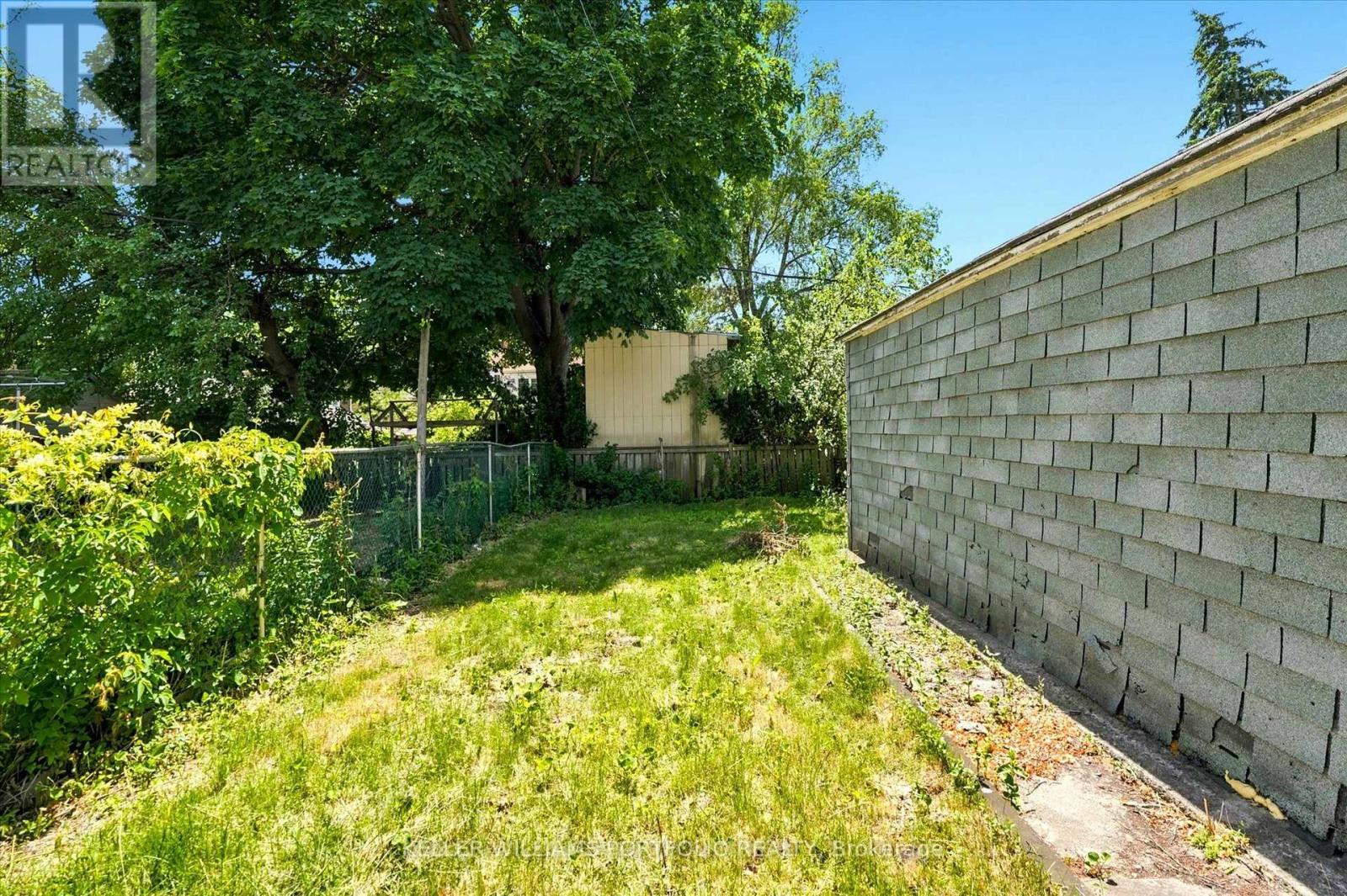 289 Wolverleigh Boulevard, Toronto, Ontario  M4C 1S3 - Photo 48 - E13550522