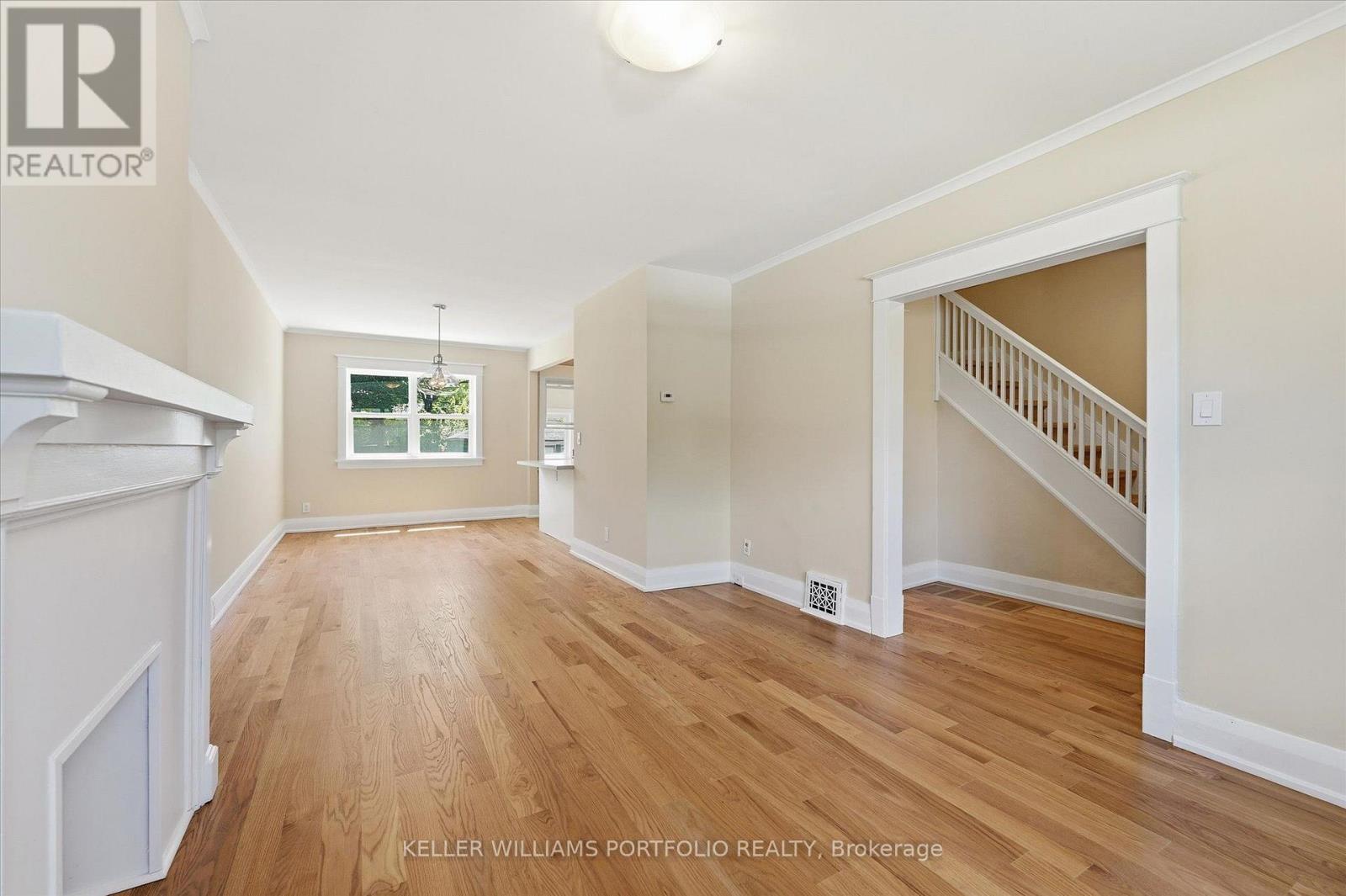 289 Wolverleigh Boulevard, Toronto, Ontario  M4C 1S3 - Photo 8 - E13550522