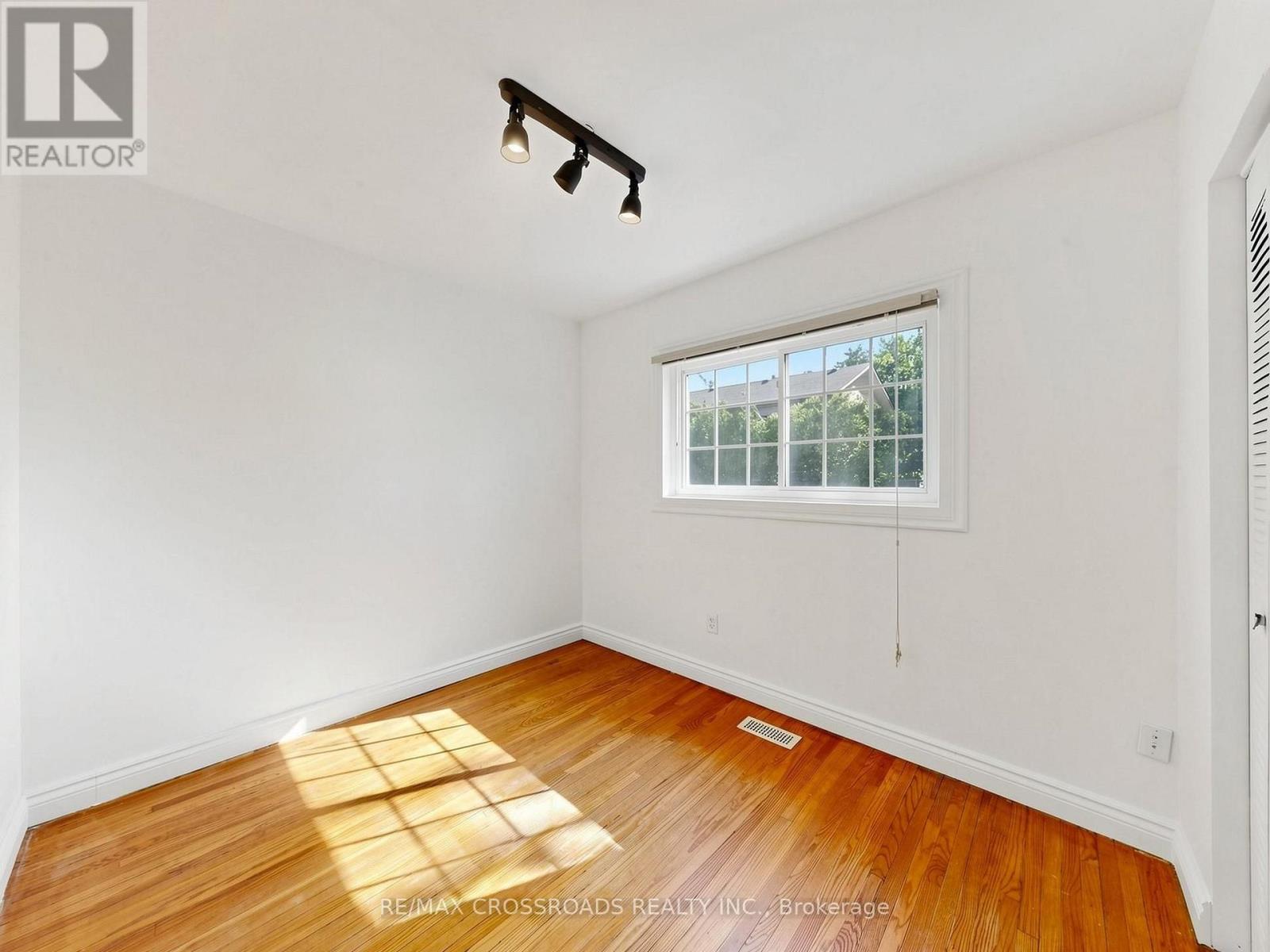 29 Orton Park Road, Toronto, Ontario  M1G 3G2 - Photo 21 - E13550614