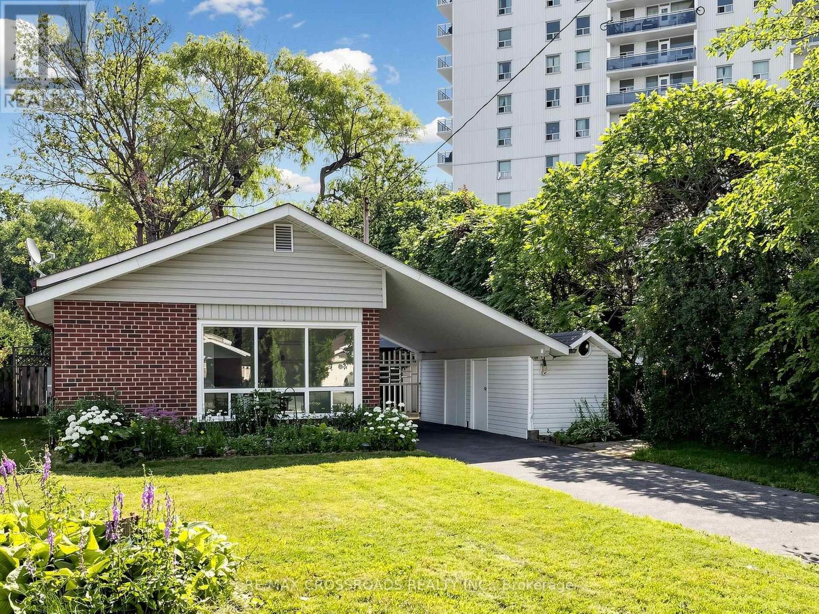 29 Orton Park Road, Toronto, Ontario  M1G 3G2 - Photo 5 - E13550614