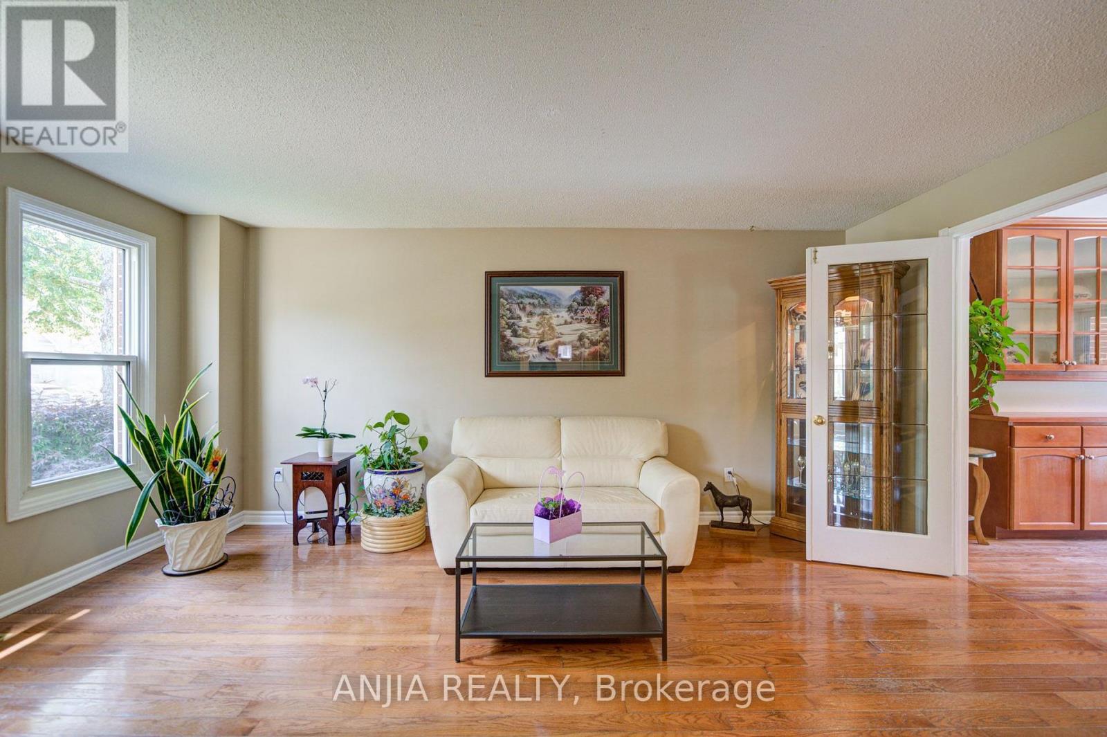 54 Meyer Circle, Markham, Ontario  L3P 4C4 - Photo 3 - N13550526