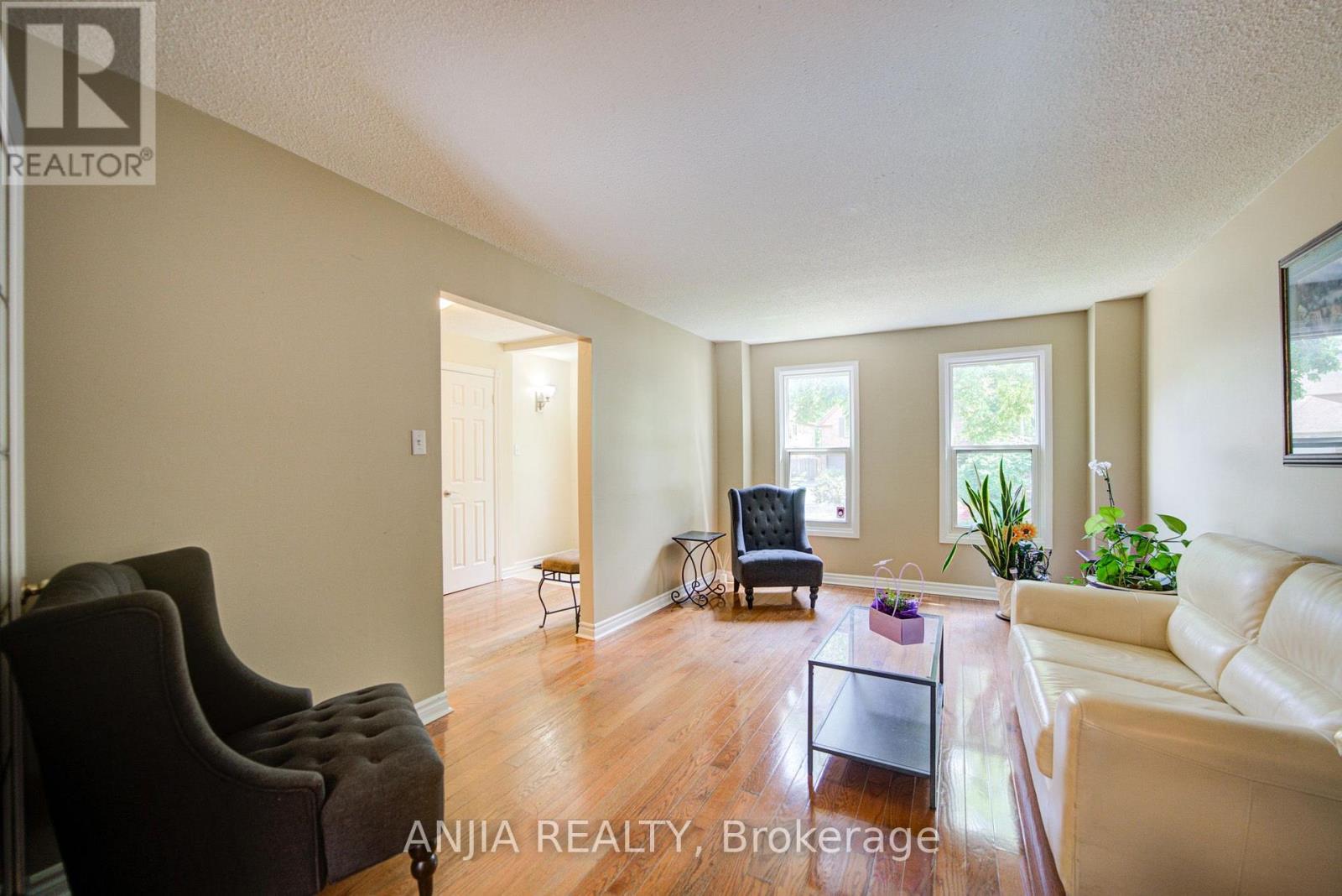 54 Meyer Circle, Markham, Ontario  L3P 4C4 - Photo 5 - N13550526