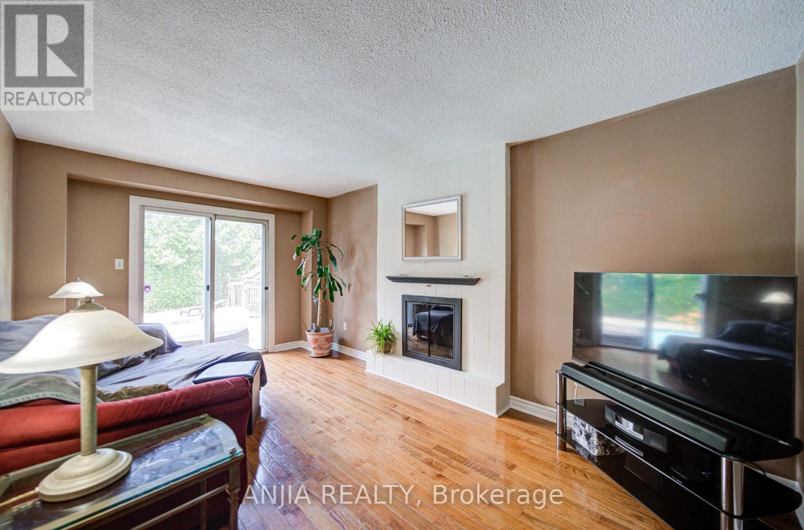 54 Meyer Circle, Markham, Ontario  L3P 4C4 - Photo 7 - N13550526