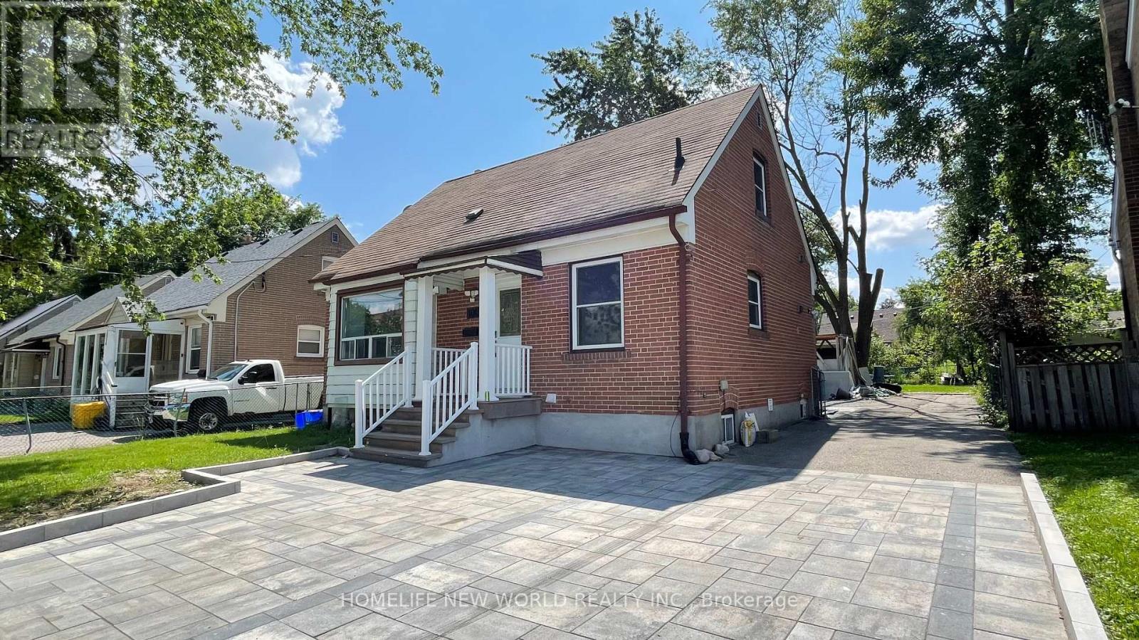 100 Pugsley Avenue, Richmond Hill, Ontario L4C 1Z9 - Photo 2 - N13550632