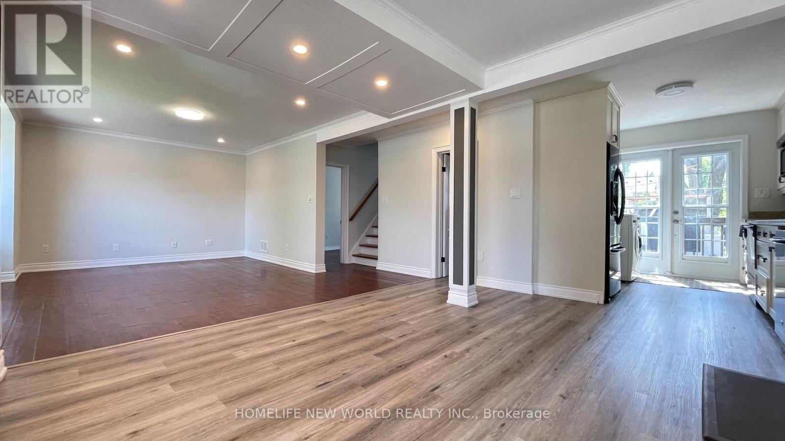 100 Pugsley Avenue, Richmond Hill, Ontario L4C 1Z9 - Photo 4 - N13550632