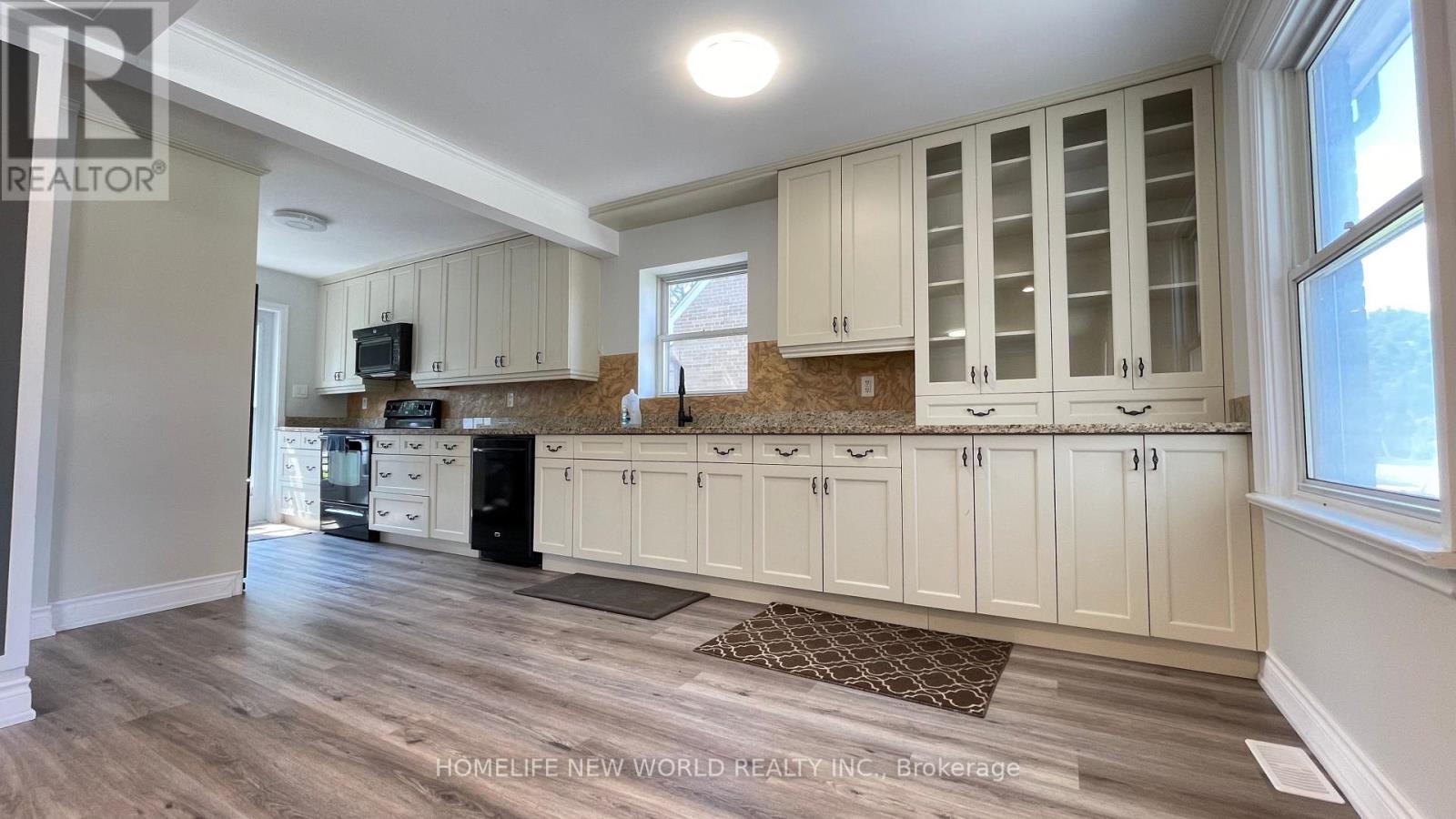 100 Pugsley Avenue, Richmond Hill, Ontario L4C 1Z9 - Photo 5 - N13550632