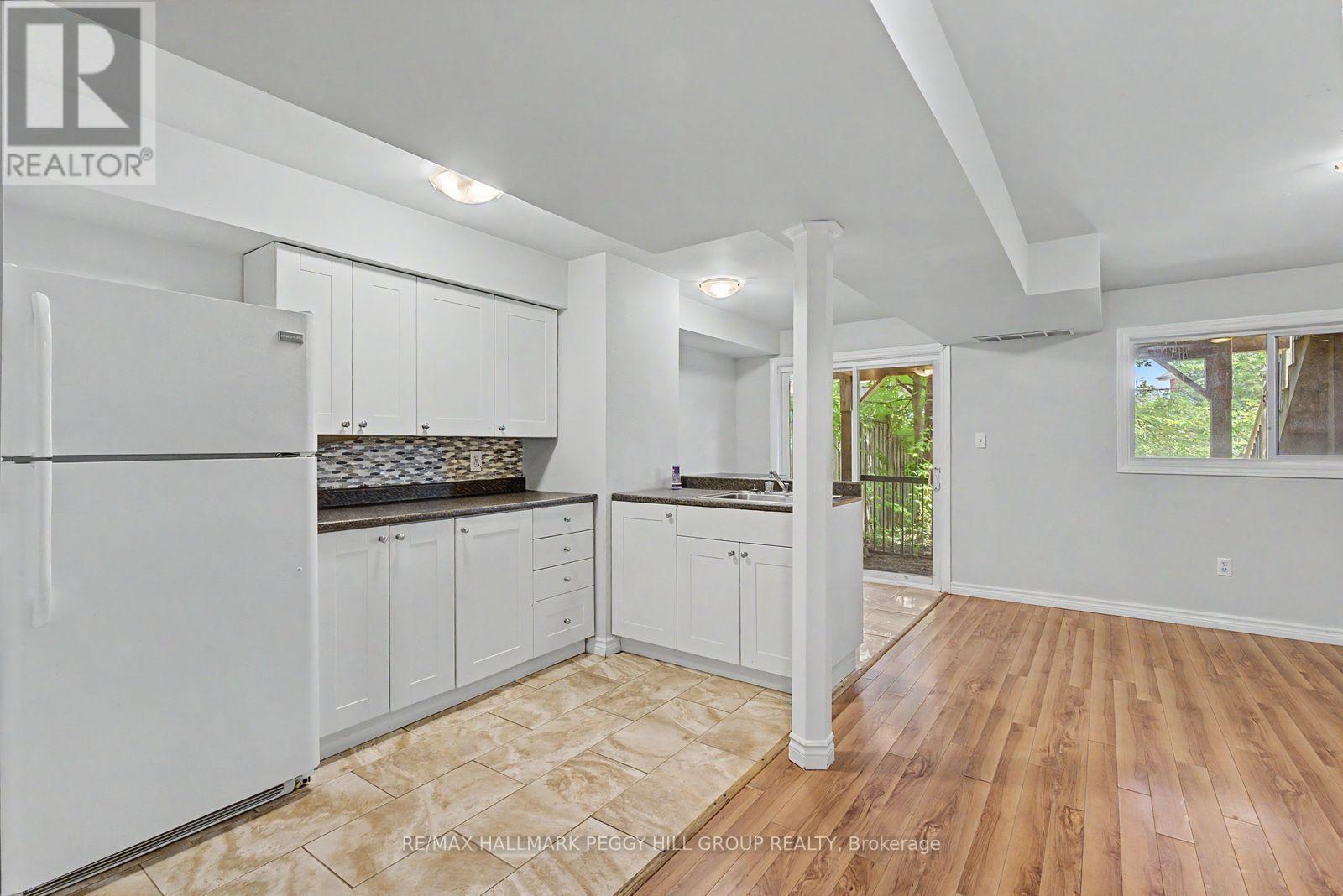 59 - Lower - 175 Stanley Street, Barrie, Ontario  L4M 0G2 - Photo 2 - S13550346