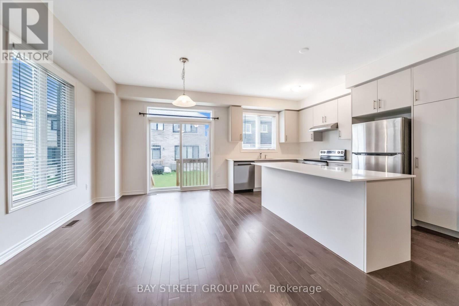 89 Phoenix Boulevard, Barrie, Ontario  L9S 2Z5 - Photo 11 - S13550432
